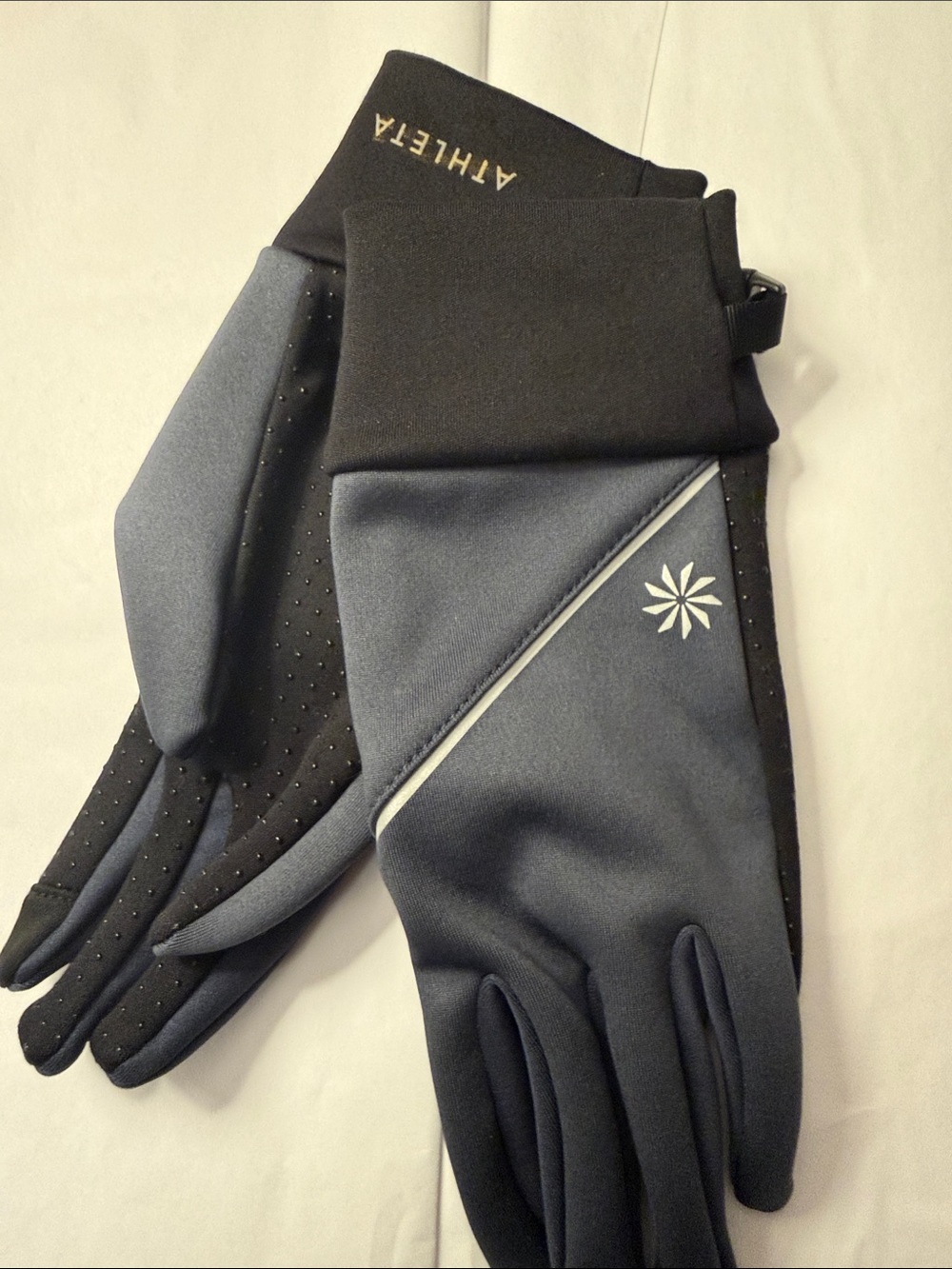 New without tags Athleta Gloves. Blue Black Small Medium